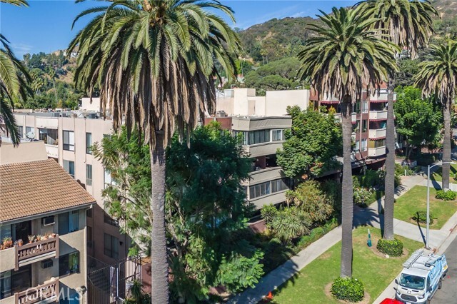 Foto del edificio - 1745 Camino Palmero St