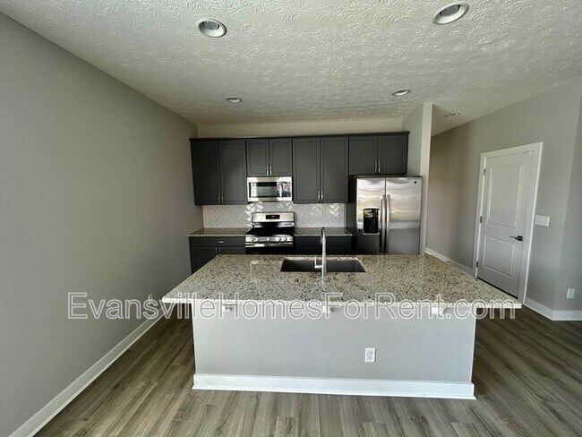 Building Photo - 4644 Chelmsford Dr