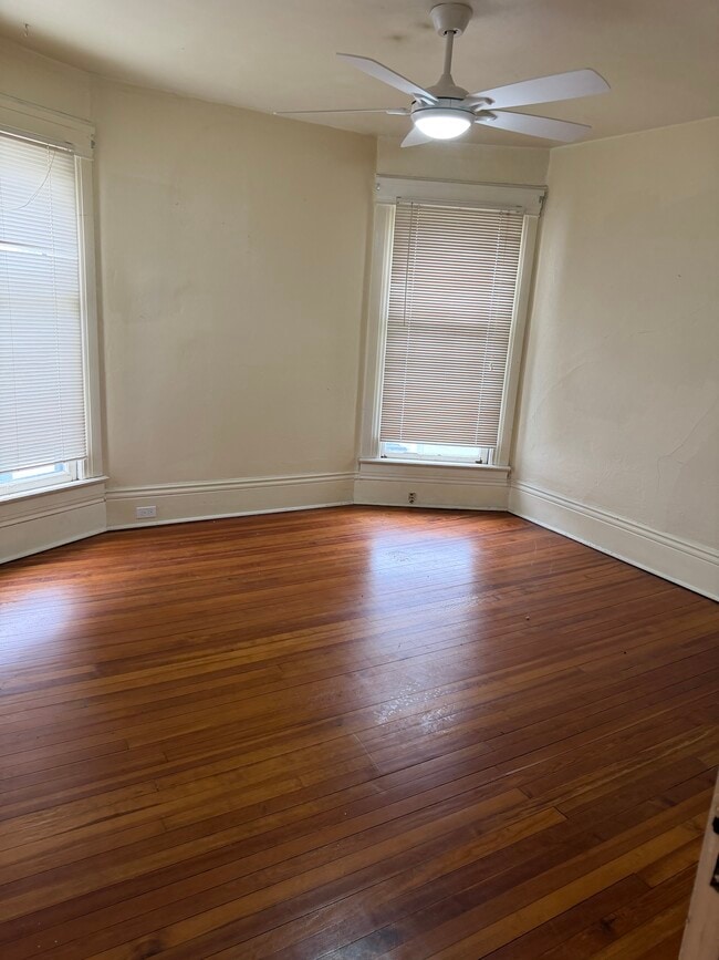 Building Photo - 276 Merriman Rd