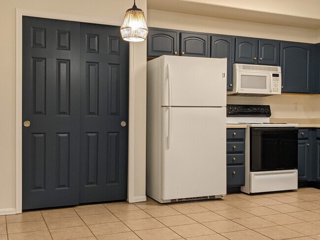 Building Photo - 11045 Huron St