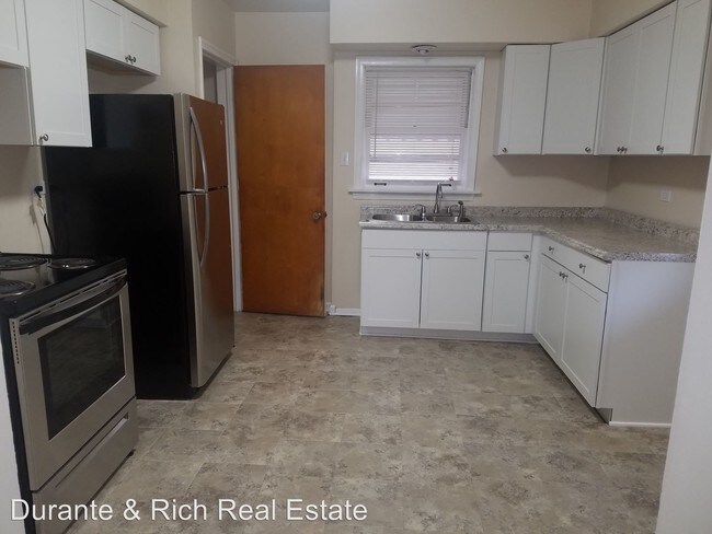 Building Photo - 2 br, 1 bath House - 438 West 126th Pl