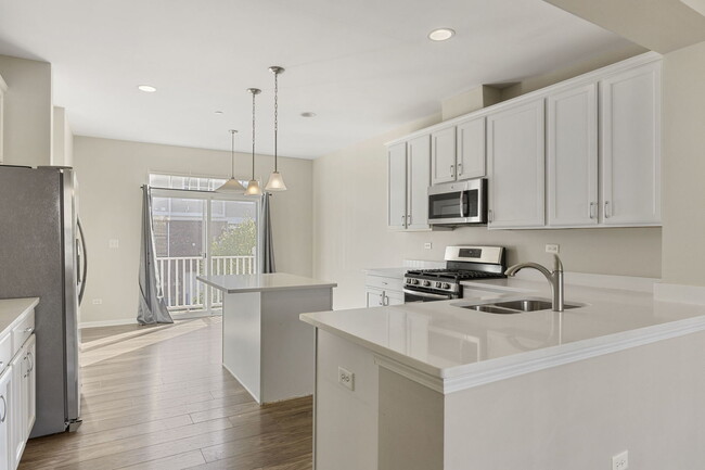 Building Photo - 2955 Madison Dr