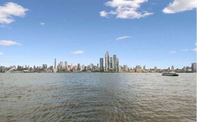 Foto del edificio - 600 Harbor Blvd