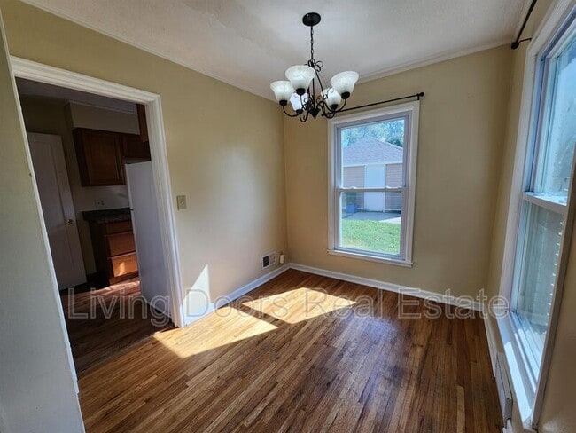 Building Photo - 312 S 47th St