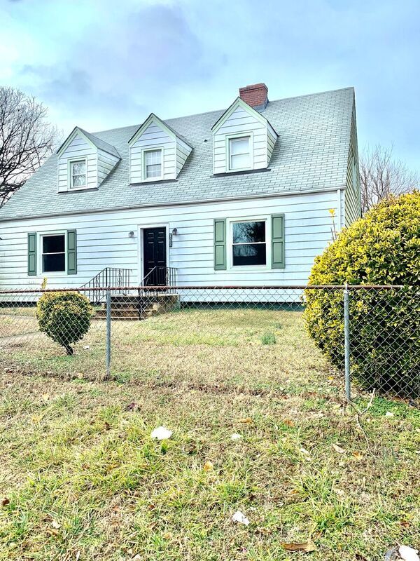 302 S 9th Ave Unit A, Hopewell, VA 23860 Condo for Rent in Hopewell