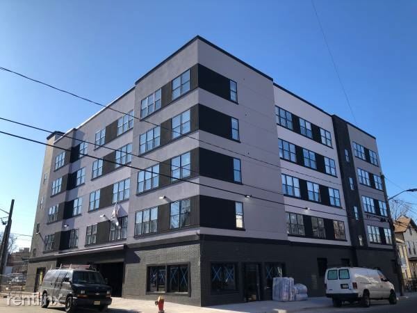 Building Photo - 2 br, 1 bath Condo - 100 Carroll St