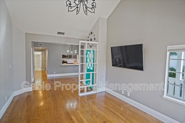 Building Photo - 26020 Moreno Dr