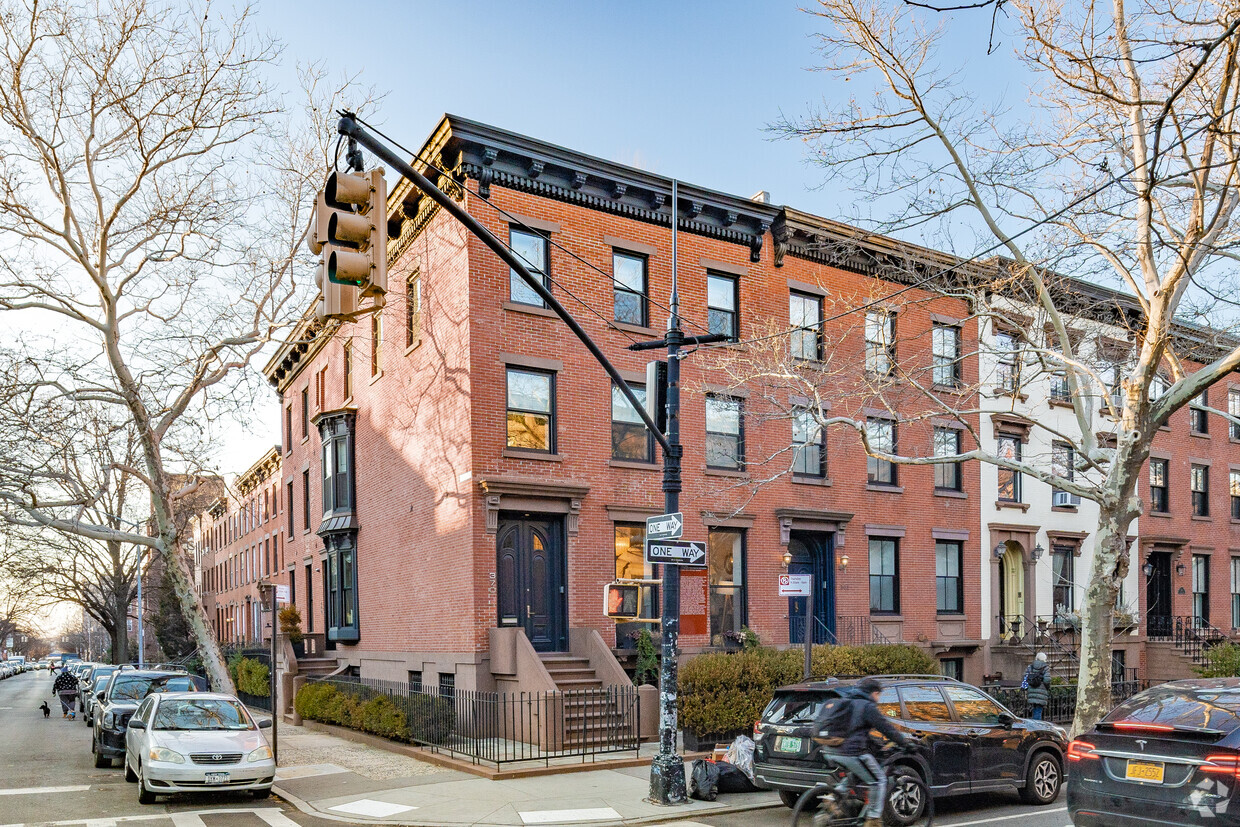 370 Clinton St, Brooklyn, NY 11231 - 370 Clinton St Brooklyn, NY ...