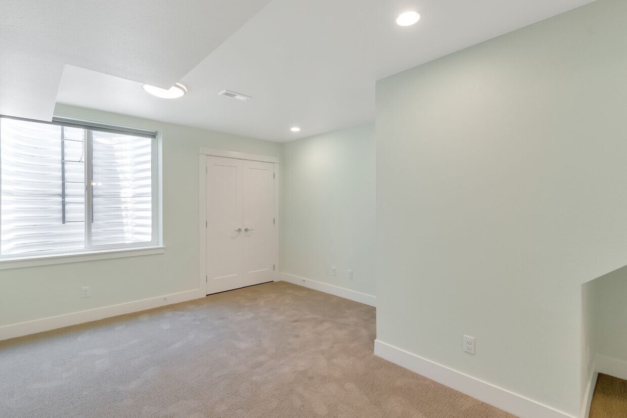 Primary Photo - 3 Bed in RiNo w/ RoofTop Patio!