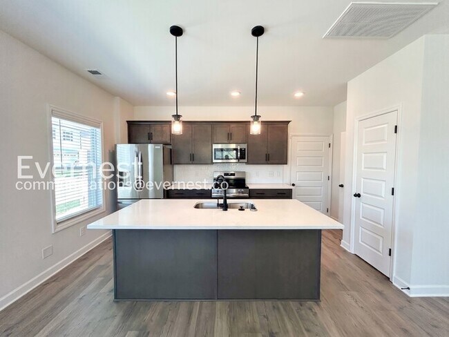 Foto del edificio - Modern Living Awaits in Antioch with Garage/ 3 beds & 2.5 baths / Available now!