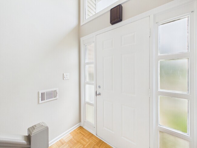 Foto del edificio - 4360 Mumford Dr