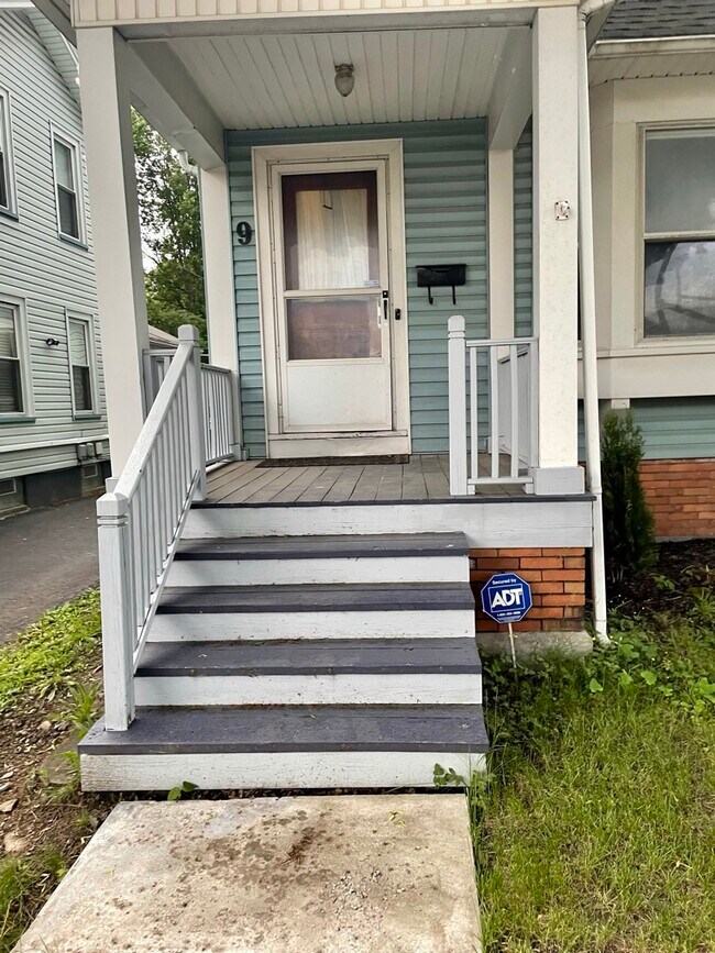 Foto del edificio - 9 Averill Ave