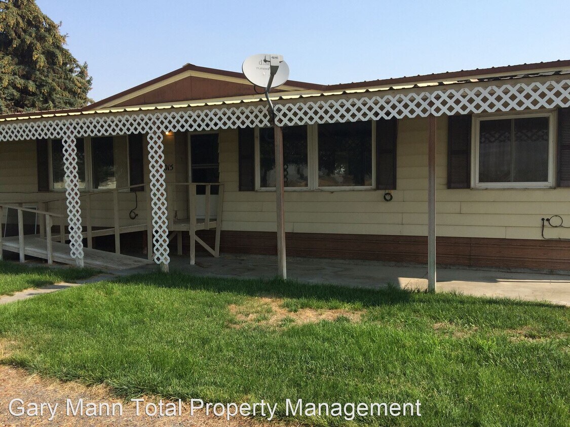 Primary Photo - 3 br, 2 bath House - 3015 Rd H NE