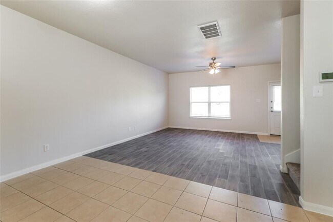 Building Photo - 12062 Quartersawn Ln