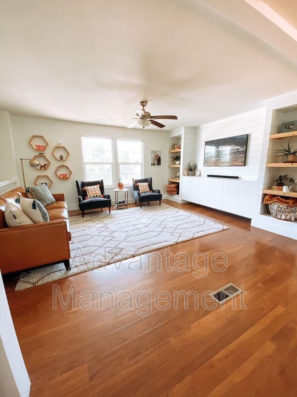 Building Photo - 487 N Brigham Ave