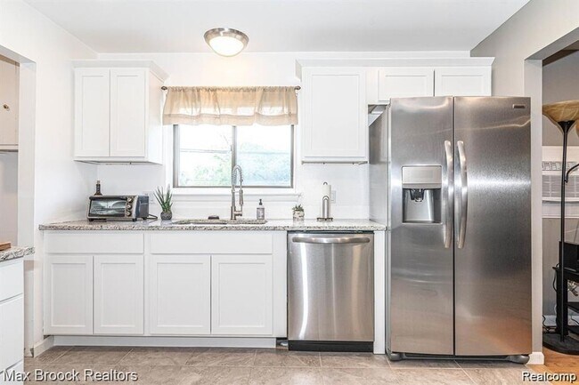 Foto del edificio - 3800 Elmhurst Ave