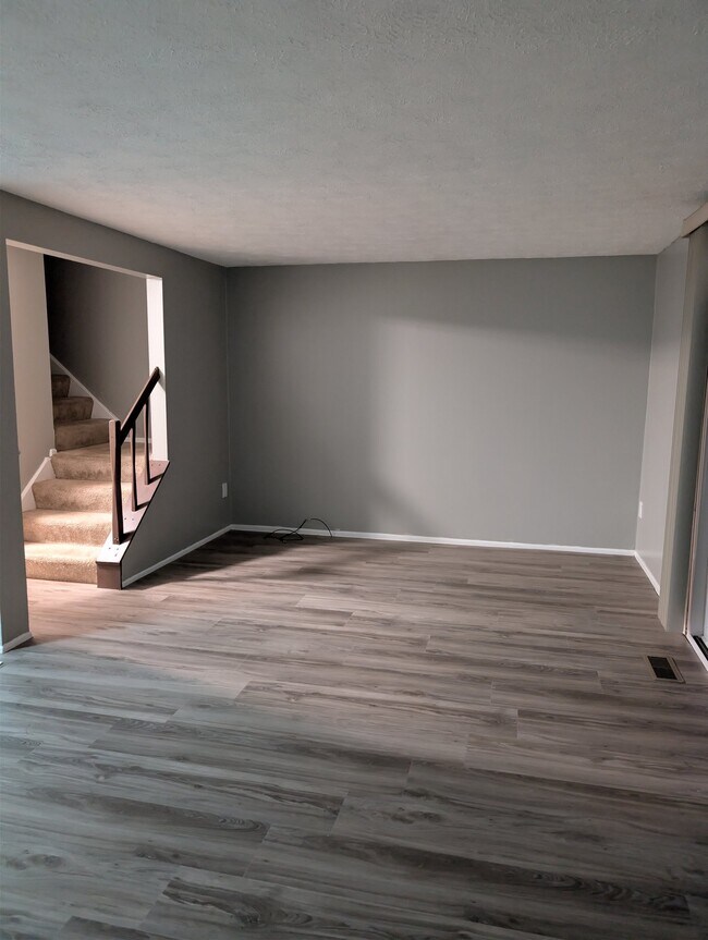 Foto del edificio - 531 Hunters Path Rd
