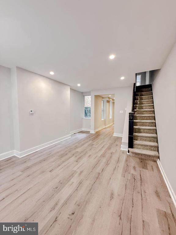 Foto del edificio - 738 N 38th St