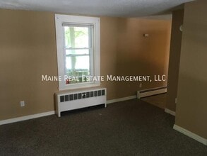 Building Photo - 15 Elm St