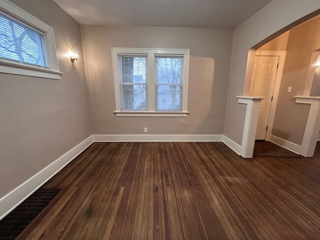 Foto del edificio - 801 Runnion Ave - Three Bedroom Two Story ...