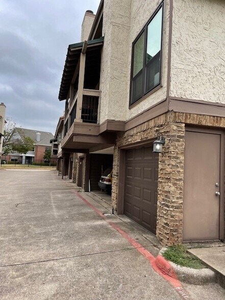Building Photo - 336 Melrose Dr