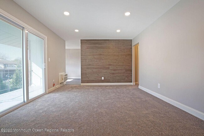 Foto del edificio - 735 Greens Ave