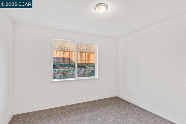 Foto del edificio - 725 Delve Ct