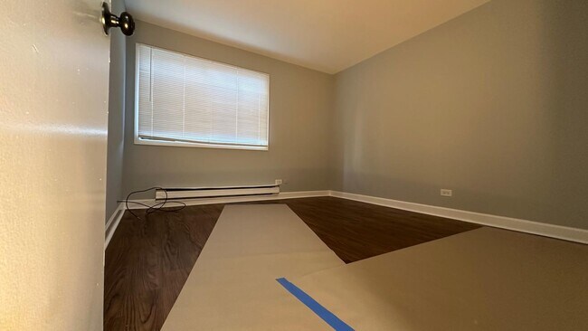 Building Photo - 201 N Waters Edge Dr