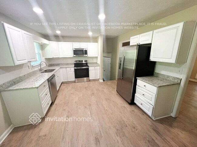 Foto del edificio - 1740 Rose Garden Ln