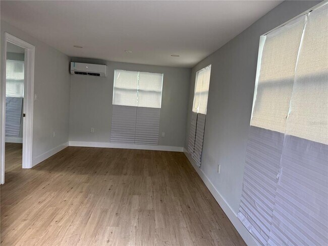 Foto del edificio - 1416 Grand St