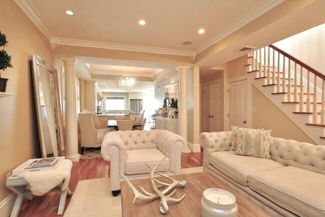 Foto del edificio - 6 Mystic Pl