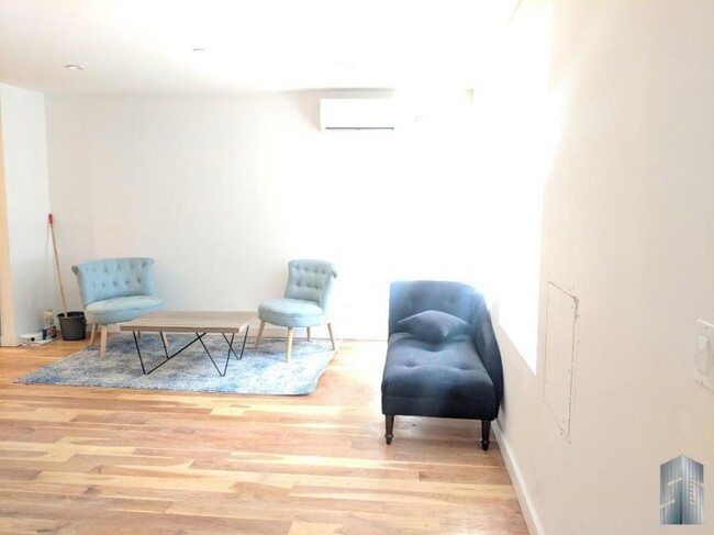 Foto del edificio - 1 bedroom in BROOKLYN NY 11216