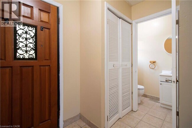 Building Photo - 153 Limeridge Rd W