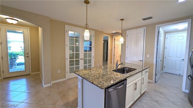 Foto del edificio - 14822 Edgewater Cir