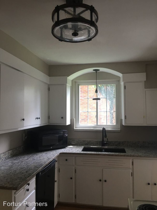 Foto del edificio - 14817 Glastonbury Ave
