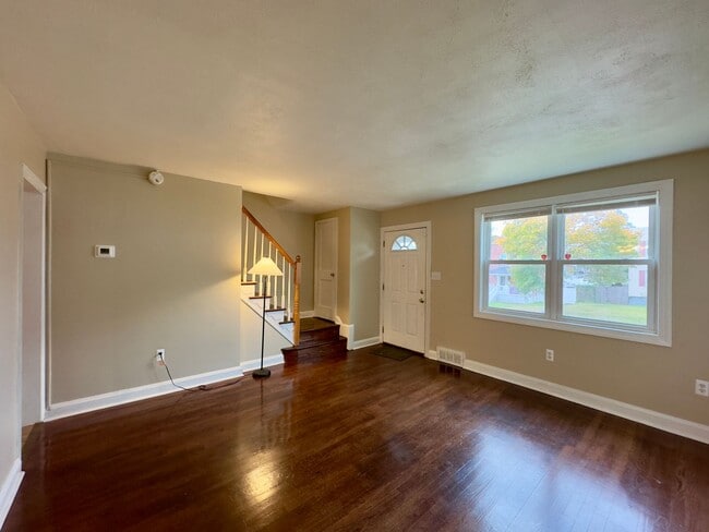 Building Photo - Charming 3 Bedroom/1.5 Bathroom in Parkville, MD!
