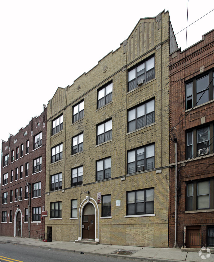 Building Photo - 89 Bergen Ave