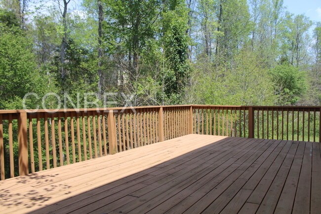 Foto del edificio - 212 Courtneybrook Trl