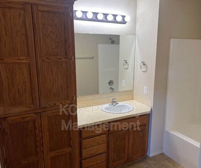 Foto del edificio - 2208 Kaylonni Ln