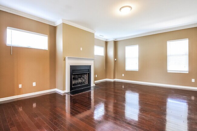 Foto del edificio - 5045 Stonewood Pines Dr
