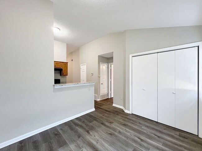Building Photo - 5669 Kaitlyn Dr W