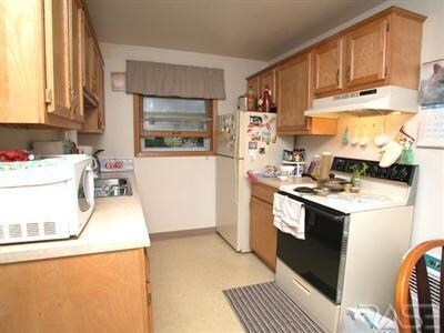  - 720 W 7th St