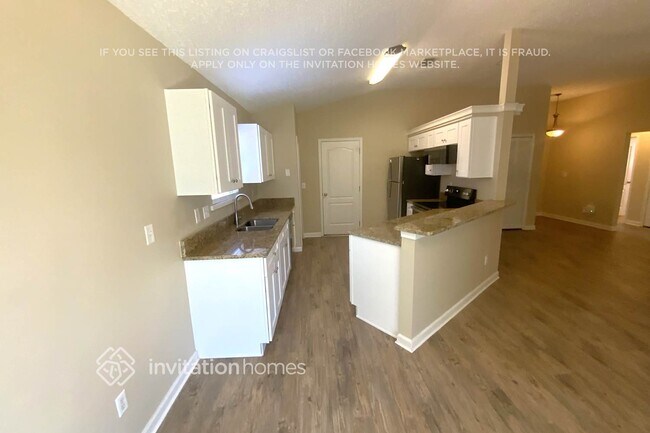 Foto del edificio - 1730 Ashwood Cir