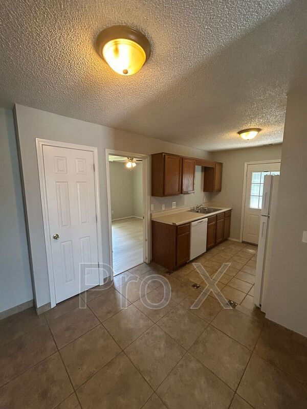 Foto del edificio - 3305 SW Victoria Pl