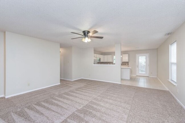 Building Photo - Sweet 3 Bedroom 2 Full Bath in Wayne Township
