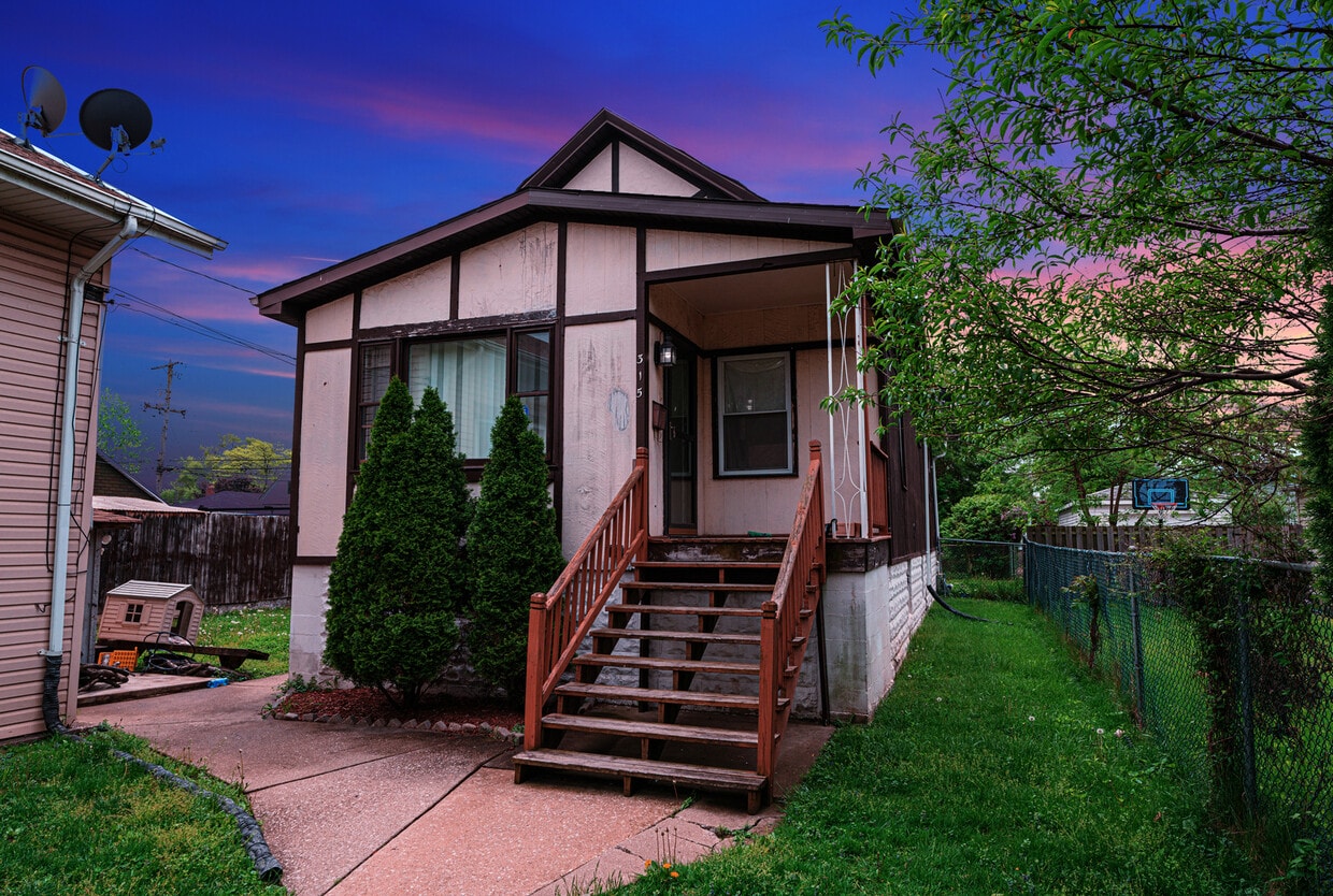315 153rd St, Calumet City, IL 60409 House Rental in Calumet City, IL