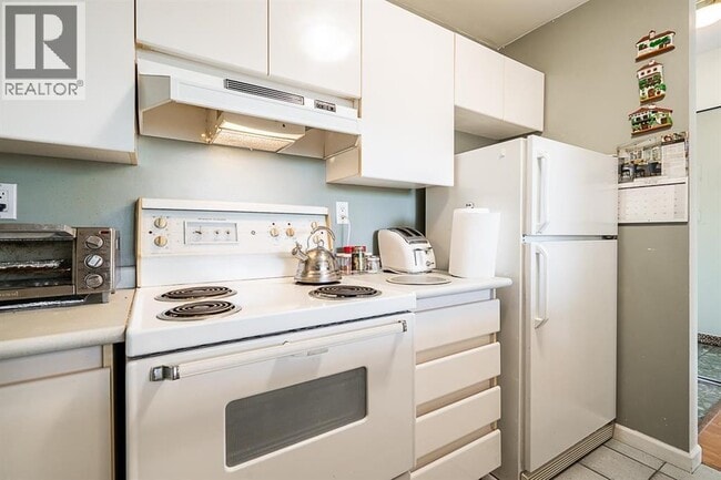 Building Photo - 4657 Hazel St