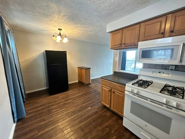 Foto del edificio - 215 Erhardt Dr