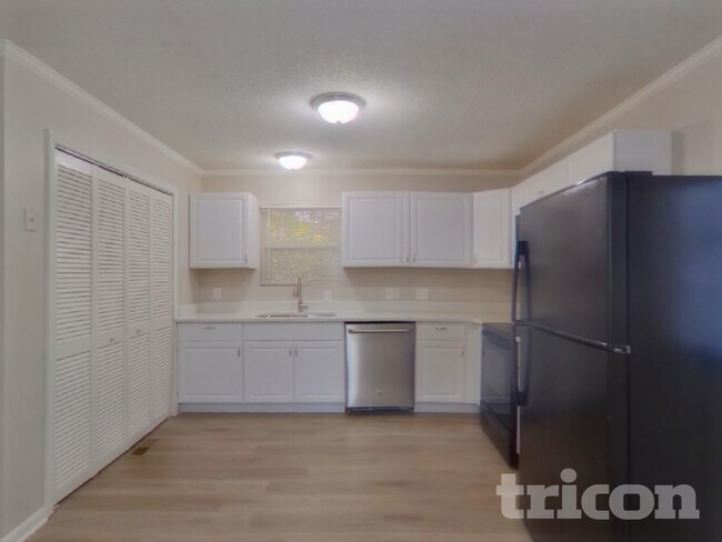 Building Photo - 6273 Branch Hill Cir