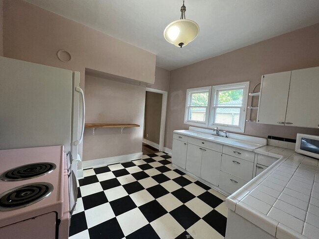 Building Photo - 3733 SE 28th Pl